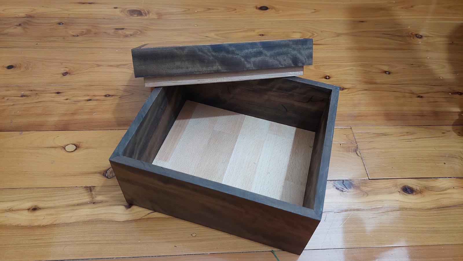 Deep box - Queensland Walnut & New Guinea Rosewood