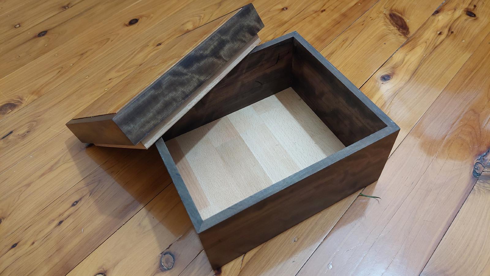 Deep box - Queensland Walnut & New Guinea Rosewood